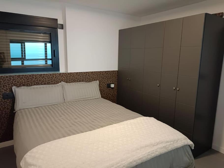 דירות בנידורם Estupendo Apartamento En Planta 22. 1ª Linea. מראה חיצוני תמונה